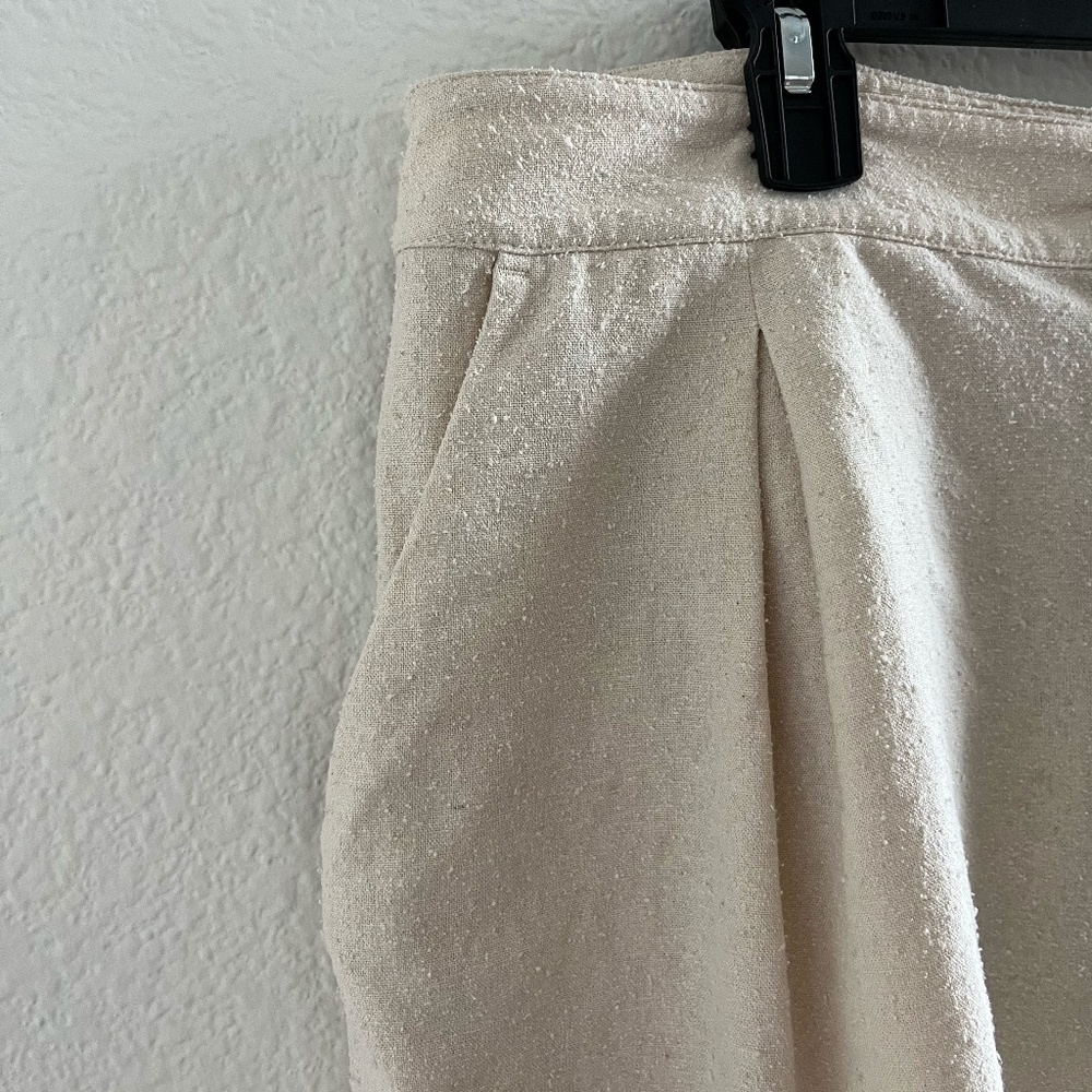 JENNI KAYNE | Bestselling Raw Silk Pleated High Waisted Short in Ivory | Size 12 - Picture 8 of 14